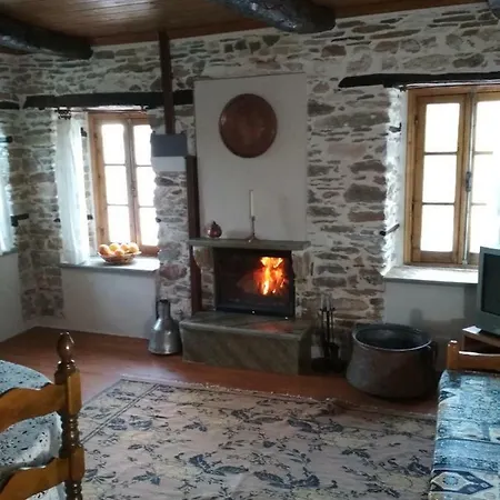 To Petrino 1 * Keramídi